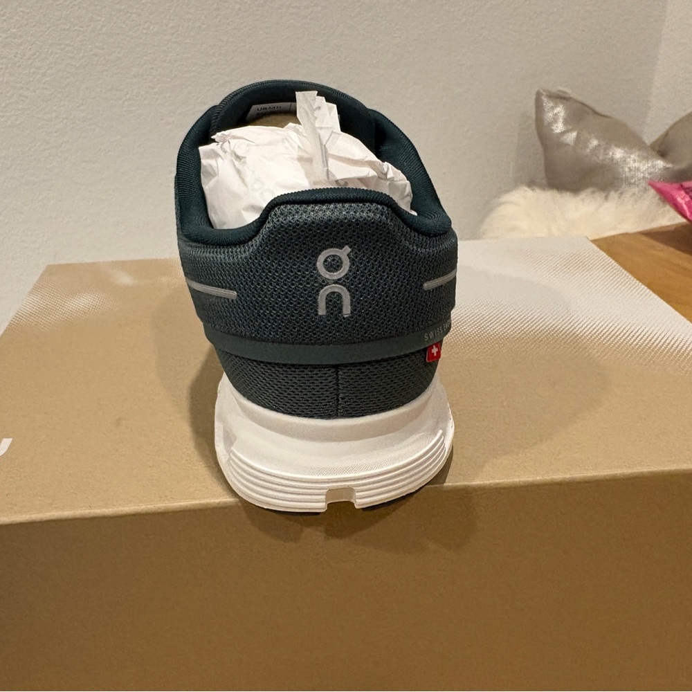 On Cloud Mens Running Shoe in Dark Green/White - Picture 2 of 6